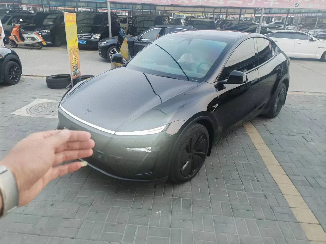 Open image lightbox: Tesla 2026 Model Y Rear-Wheel-Drive Automatic
