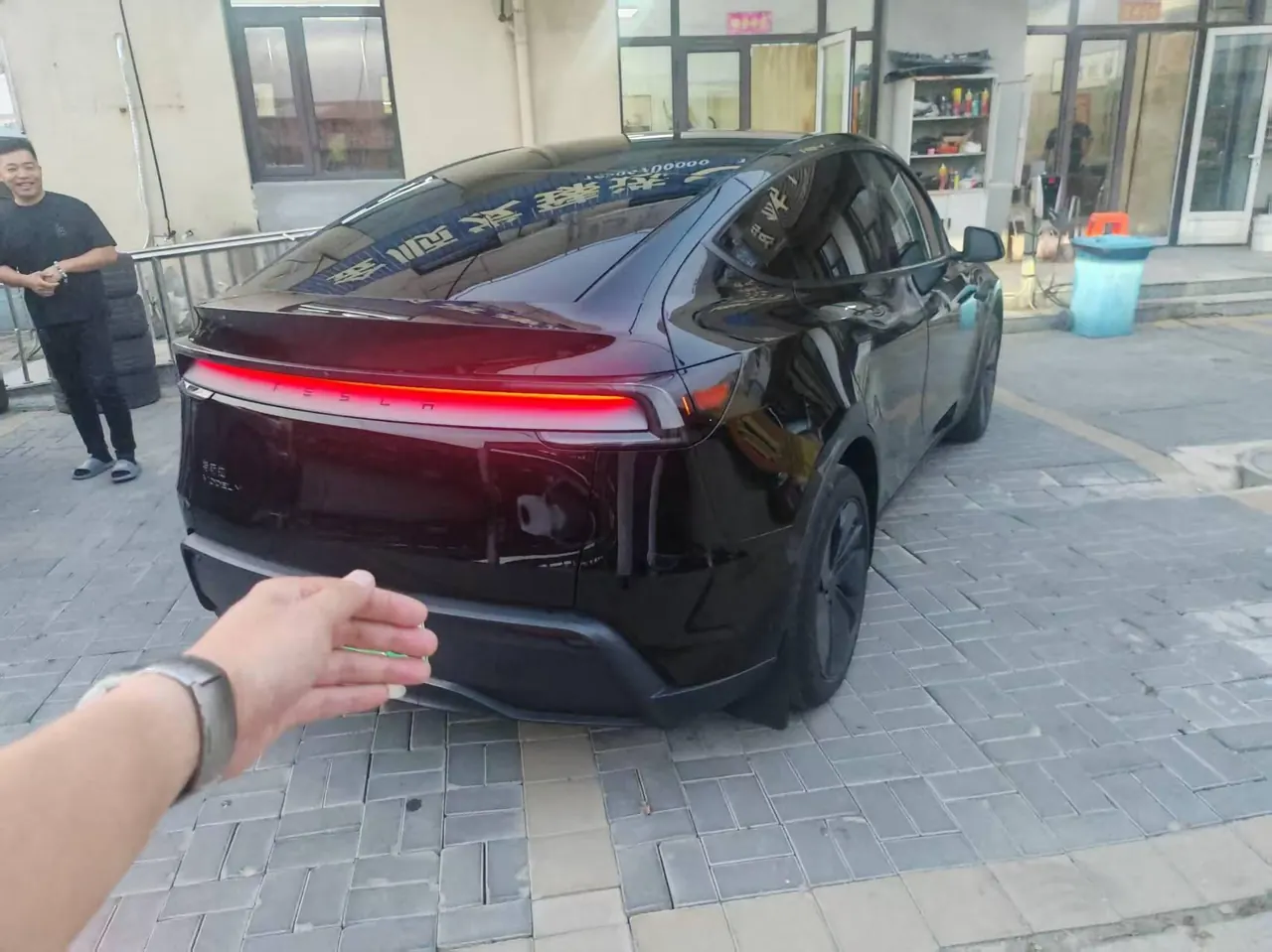Tesla 2026 Model Y Rear-Wheel-Drive Automatic 7
