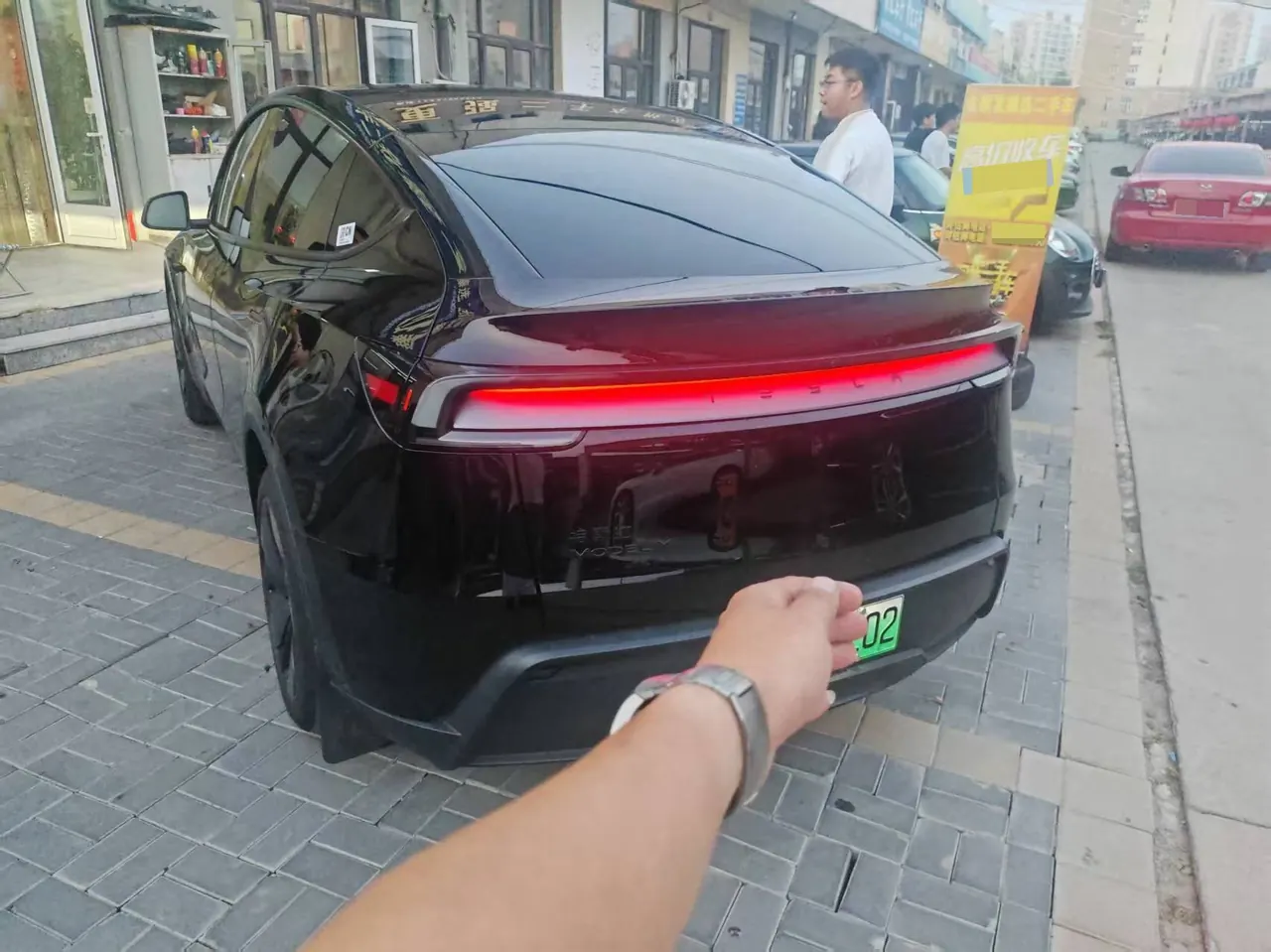 Tesla 2026 Model Y Rear-Wheel-Drive Automatic 8