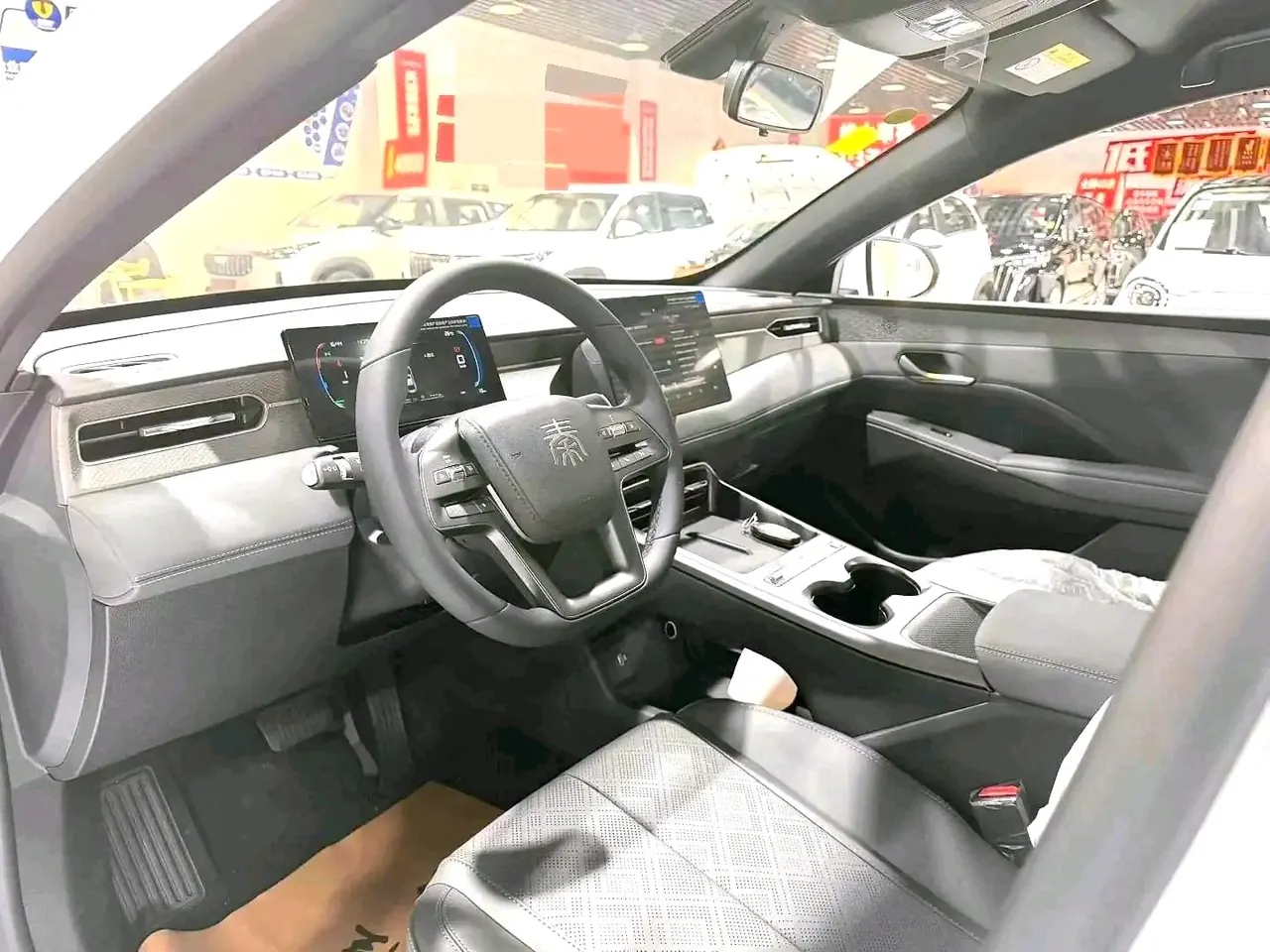 BYD 2026 Qin PLUS DM-i 1.5 CVT 128km Entry-Level Automatic 3