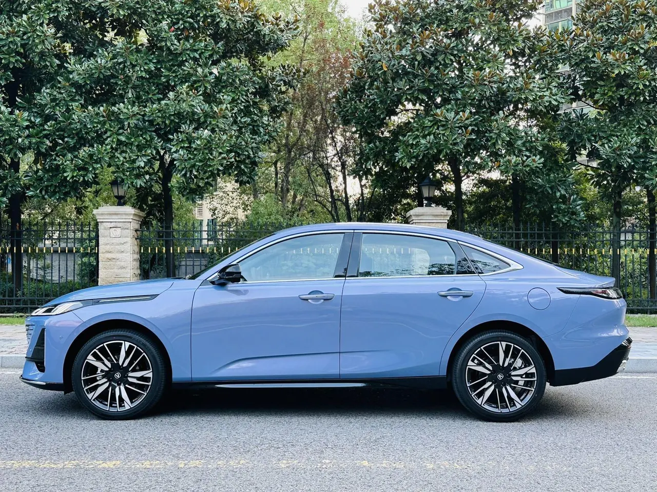 ChangAn 2026 Yidong HEV 1.5 Blue Whale Super Qing Zhixiang Automatic Gear 4