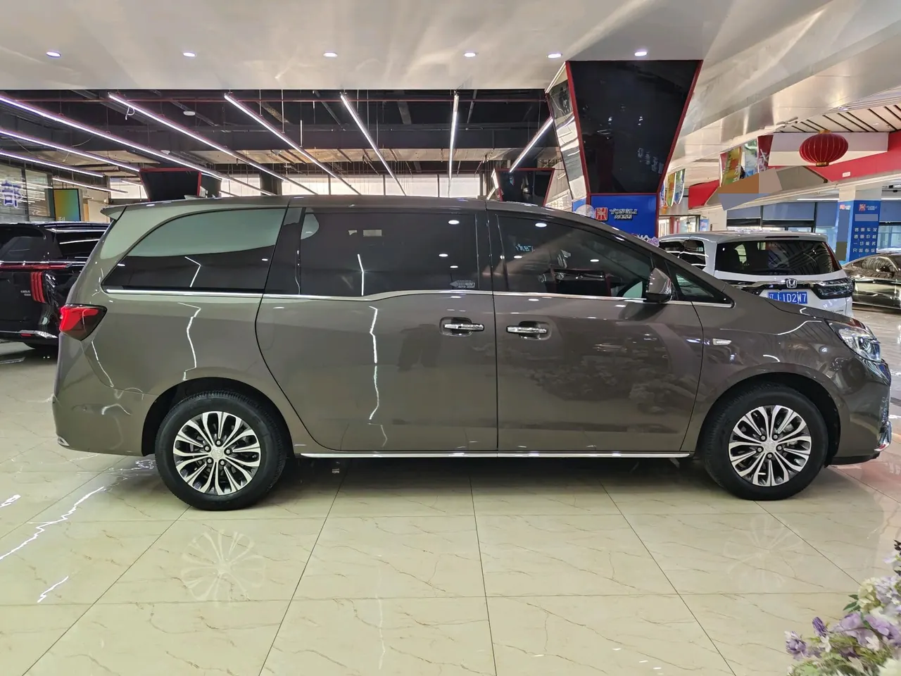 Buick 2022 GL8 Land Business Class 48V 2.0T 652T Smart and Honorable Automatic Gear 5