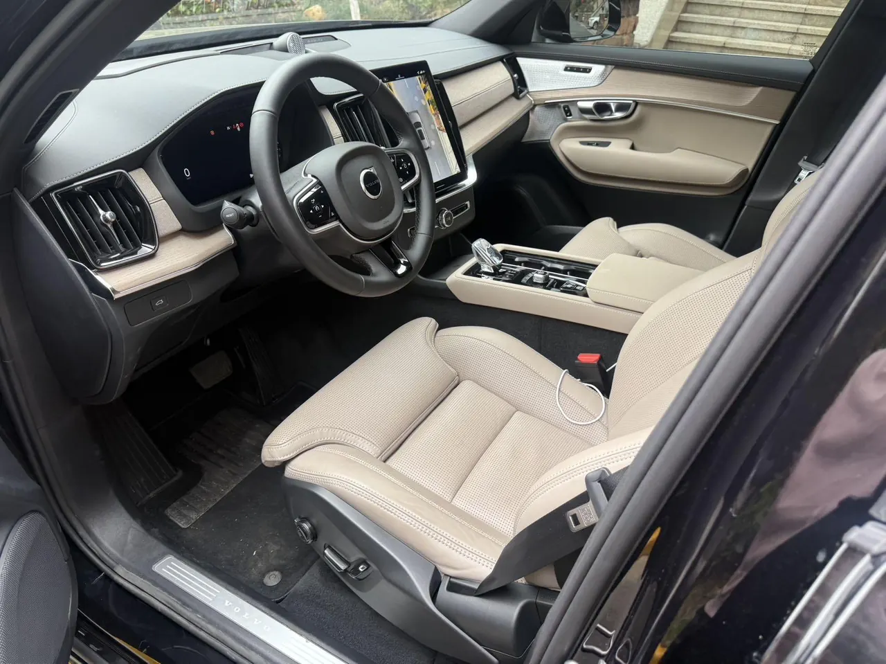 Volvo XC90 (Imported) 2026 XC90 48V 2.0T B6 Four-wheel Drive Zhiyuan Deluxe Edition 6-seat Automatic Gear 3