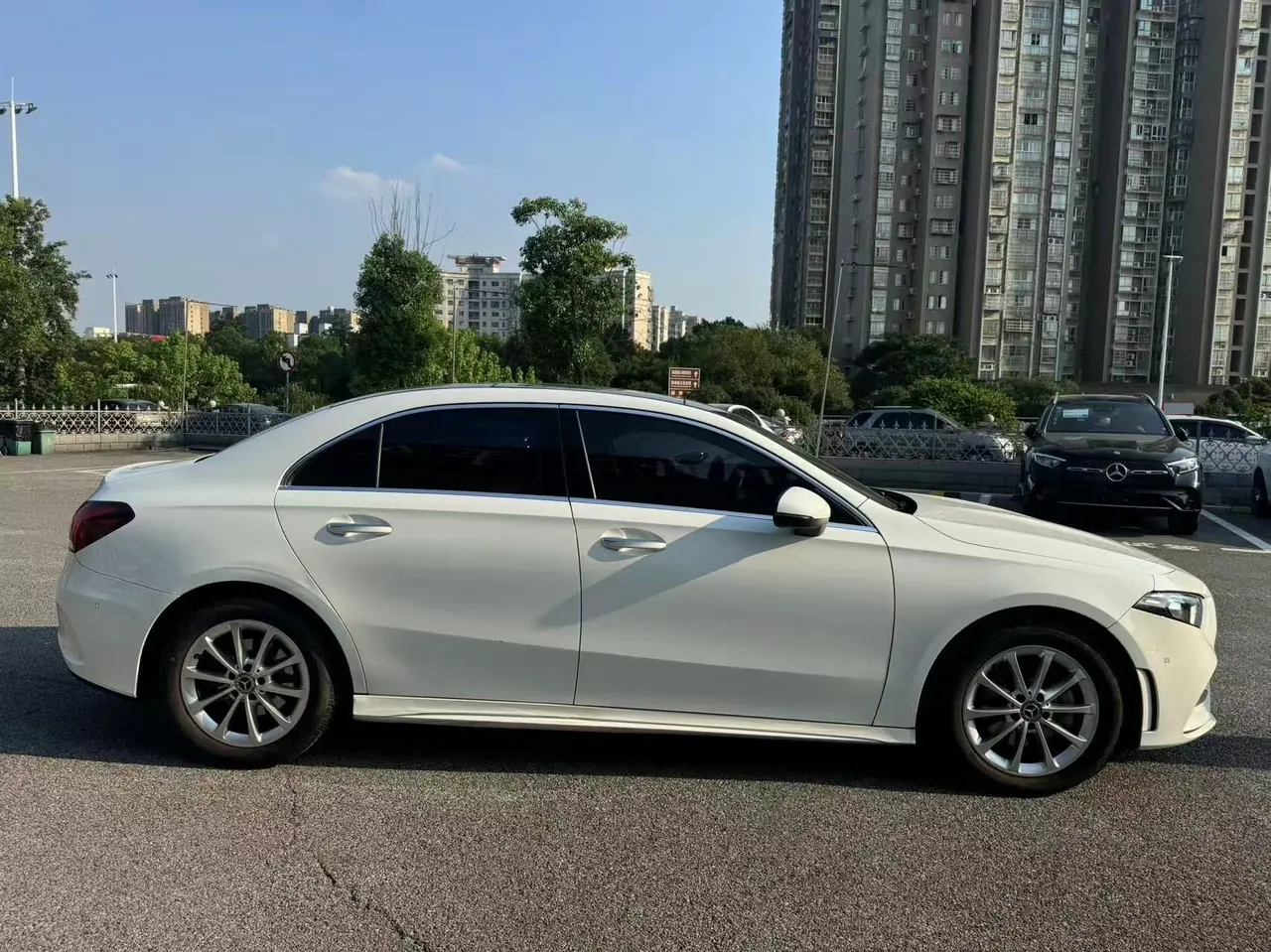 Mercedes Benz Class A 2021 A 200 L 1.3T Dynamic Automatic 4