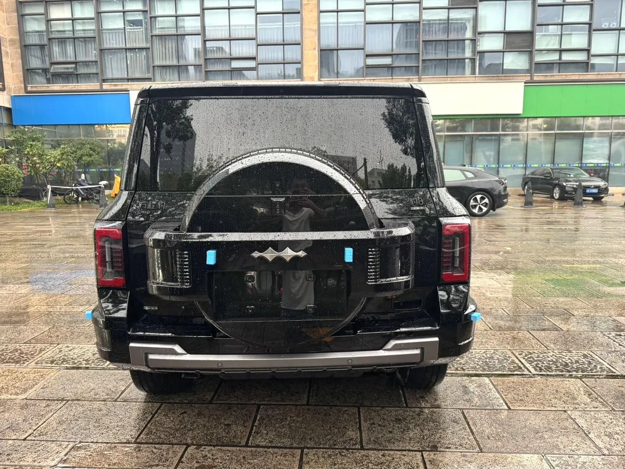 FangChengBao 2026 Leopard 8 2.0T Stepless Flash Charge 7-seat Automatic Gear 7