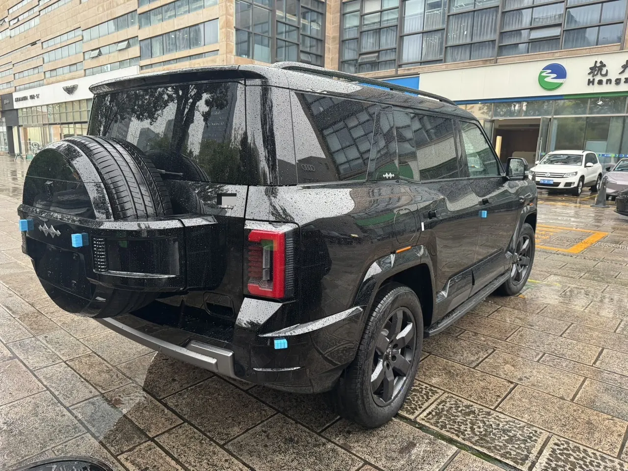 FangChengBao 2026 Leopard 8 2.0T Stepless Flash Charge 7-seat Automatic Gear 9