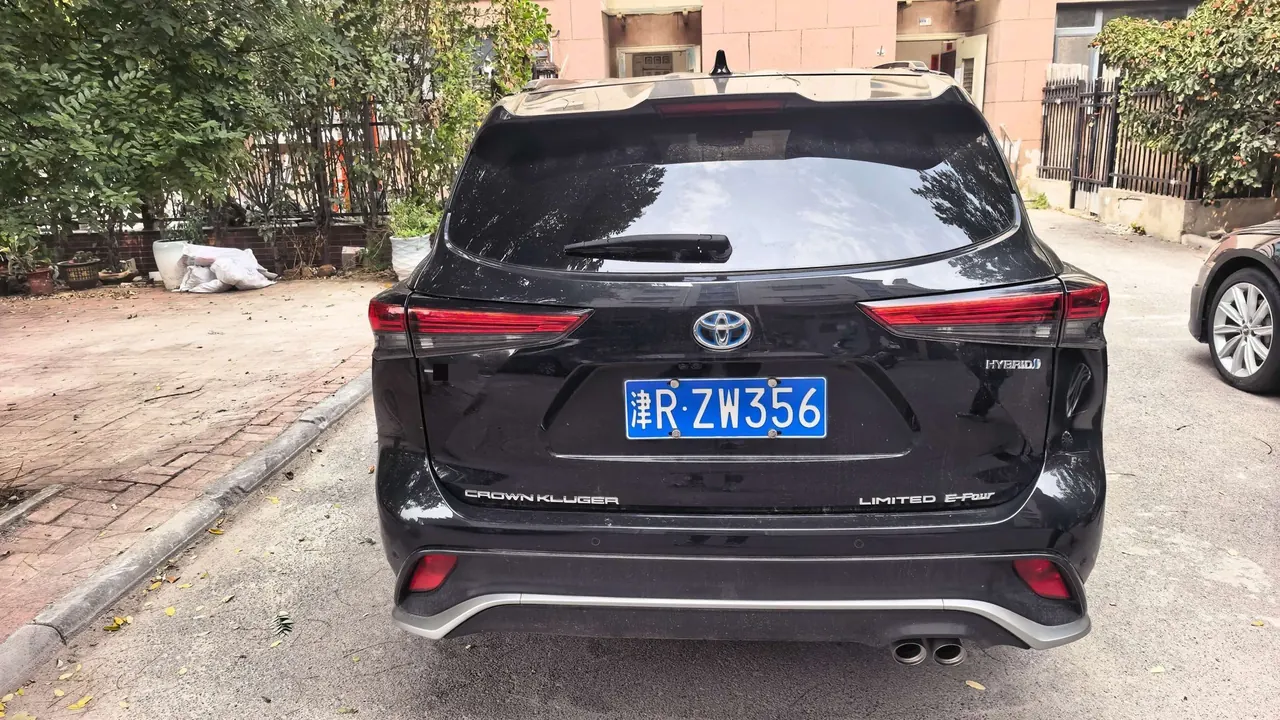 Toyota 2021 Crown Land Release 2.5 Stepless Four-wheel Drive Flagship Automatic Gear 6