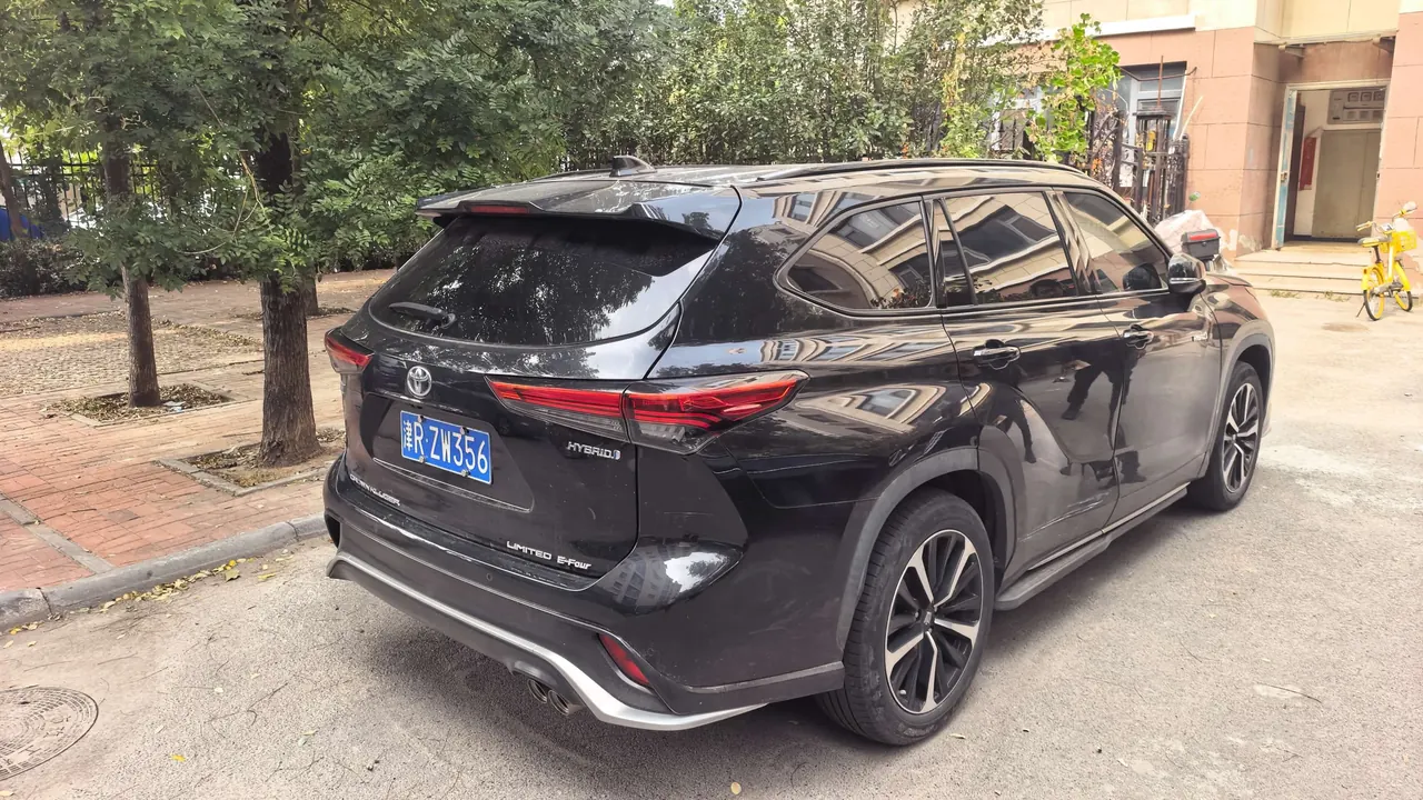 Toyota 2021 Crown Land Release 2.5 Stepless Four-wheel Drive Flagship Automatic Gear 7