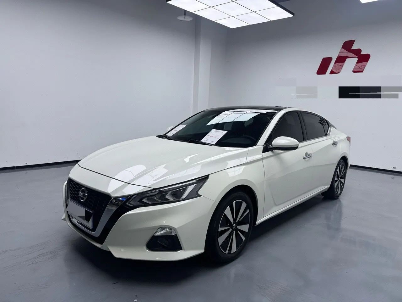Открыть галерею: Nissan 2021 Teana 2.0 Stepless XL Comfort Edition Automatic Gear
