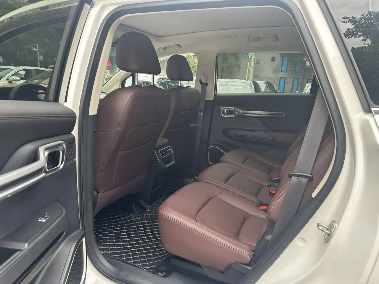 Geely 2022 Hao Yue 1.8TD Honorable 7-seat Automatic Transmission 4