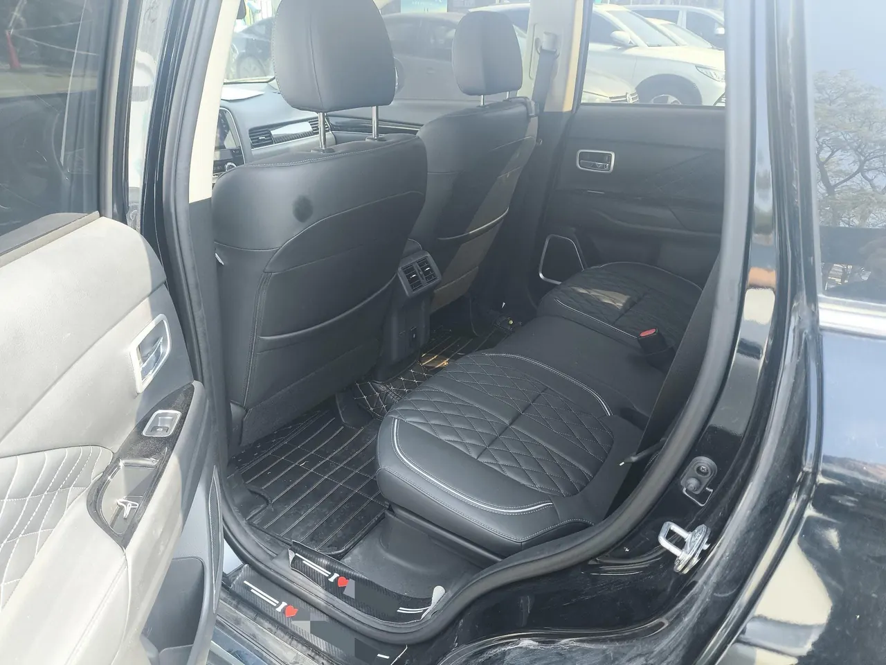 Mitsubishi 2021 Outlander 2.4 stepless four-wheel drive to enjoy the version of the 5-seat automatic gear 6