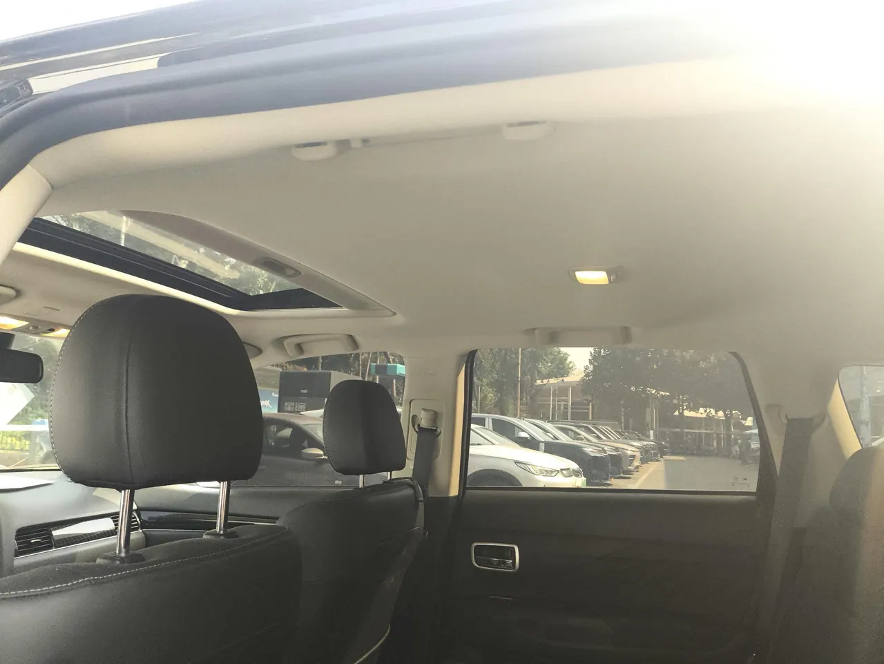 Mitsubishi 2021 Outlander 2.4 stepless four-wheel drive to enjoy the version of the 5-seat automatic gear 7