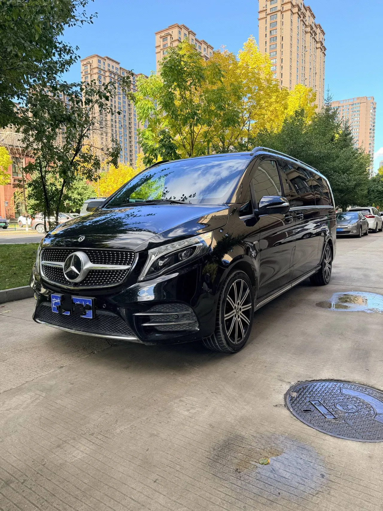 Open image lightbox: Mercedes Benz V 2021V 260 L 2.0T Deluxe Edition Automatic Gear