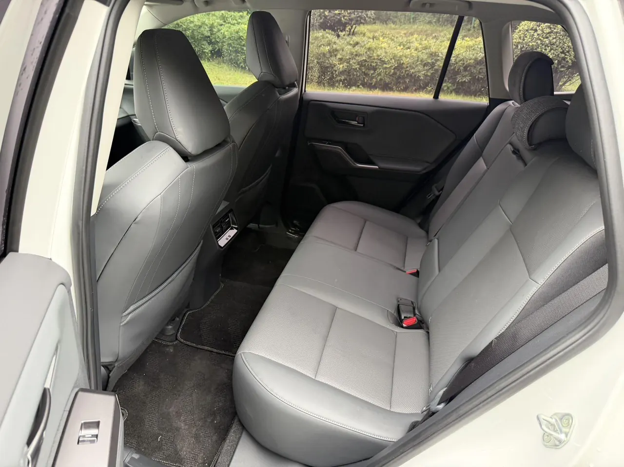 Toyota 2026 RAV4 Rongfong 2.0 Stepless Four-wheel Drive Deluxe Edition Automatic Gear 4