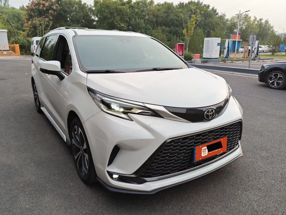 Toyota 2024 Grevia HYBRID 2.5 Stepless Premium PLUS Edition Automatic Gear 4