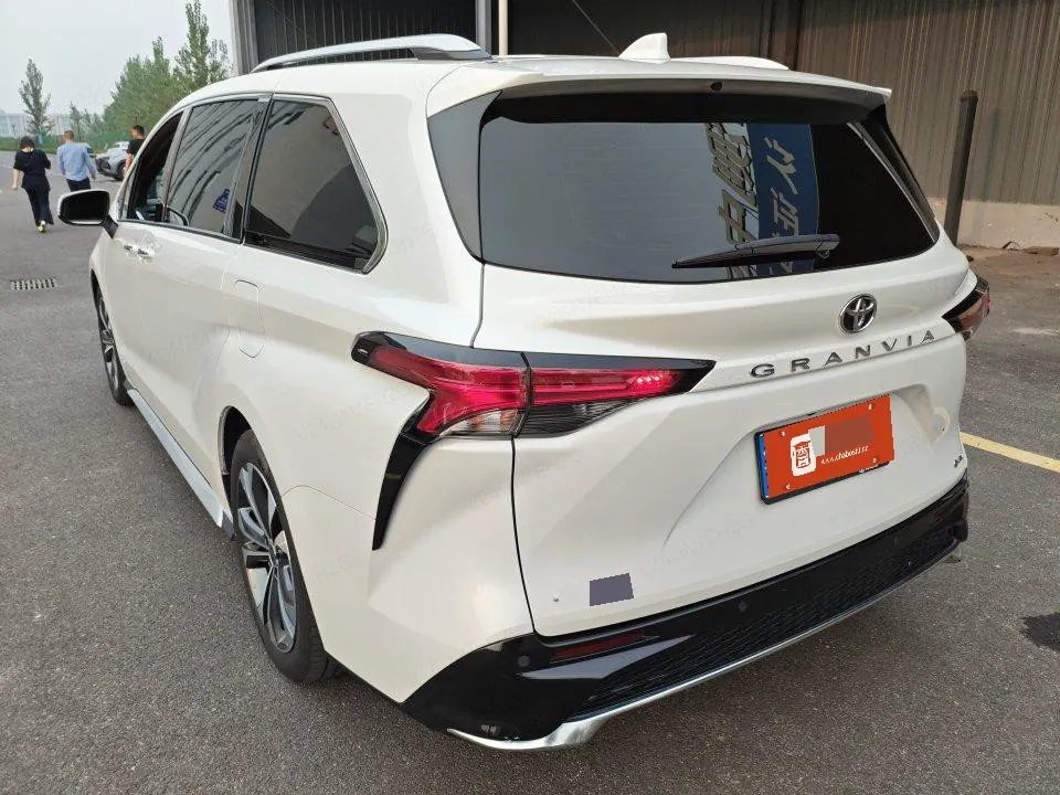 Toyota 2024 Grevia HYBRID 2.5 Stepless Premium PLUS Edition Automatic Gear 5