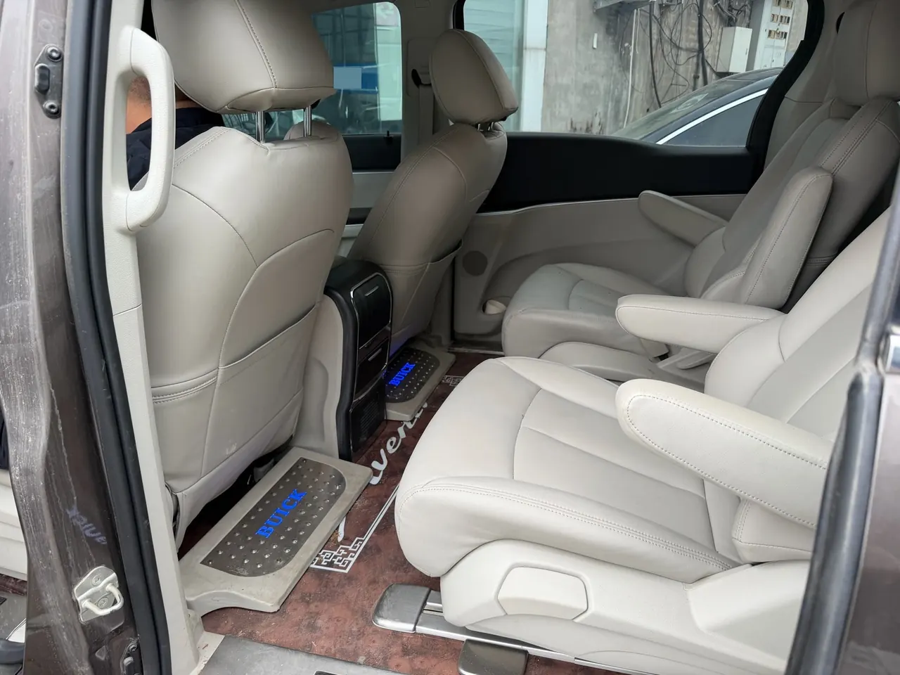 Buick 2021 GL8 Land Business Class 2.0T 652T Comfortable Automatic Gear 4