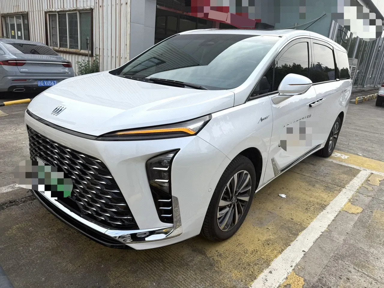 Открыть галерею: Buick 2026 GL8 Lu Zun PHEV 1.5T Luxury Edition Automatic Gear