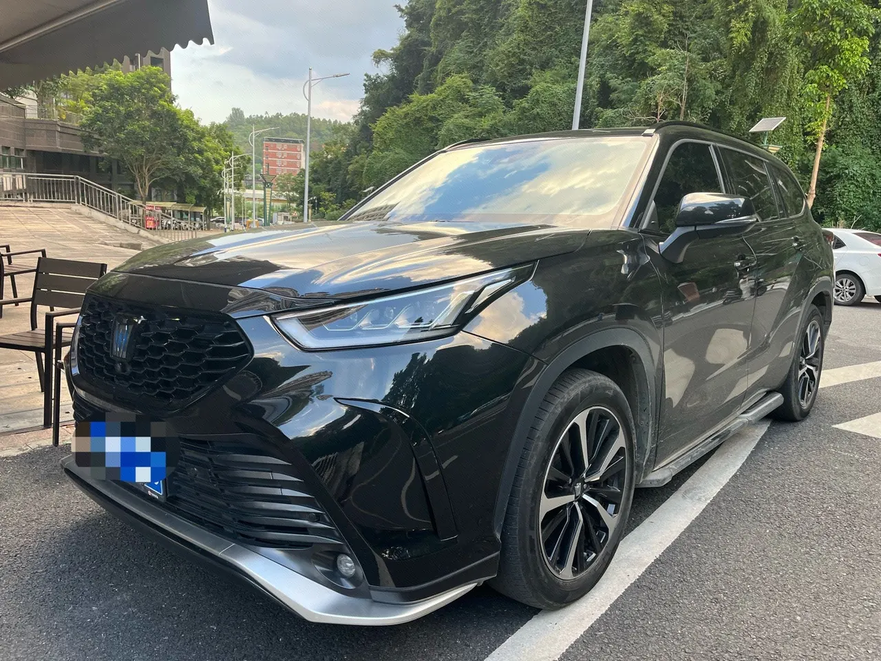 Открыть галерею: Toyota 2024 Crown Land Release HEV 2.5 Stepless Four-wheel Drive Premium Edition Automatic Gear