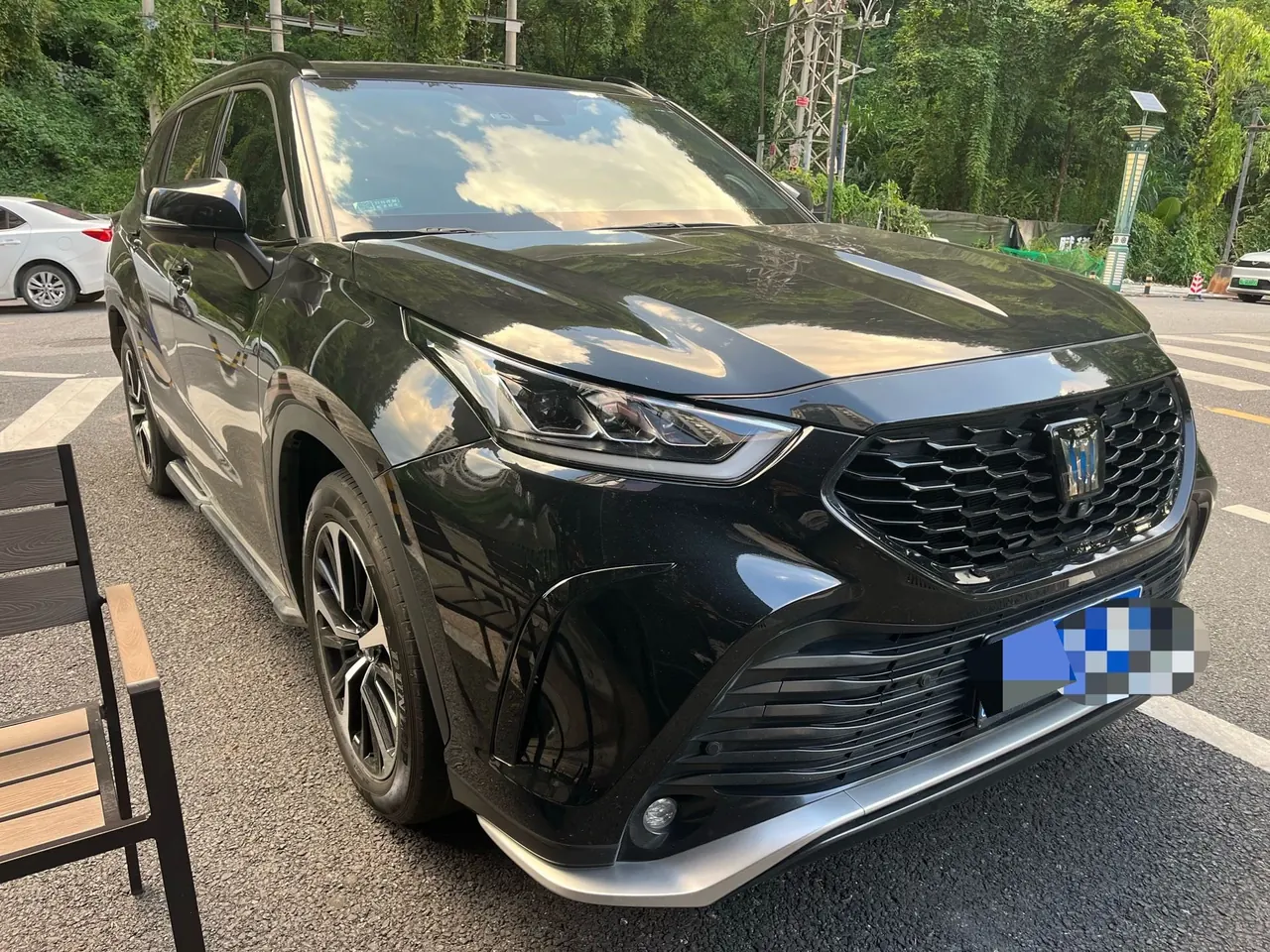 Toyota 2024 Crown Land Release HEV 2.5 Stepless Four-wheel Drive Premium Edition Automatic Gear 3