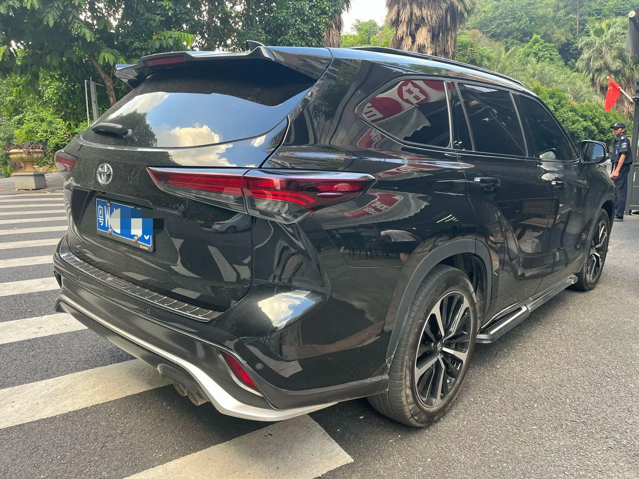 Toyota 2024 Crown Land Release HEV 2.5 Stepless Four-wheel Drive Premium Edition Automatic Gear 6