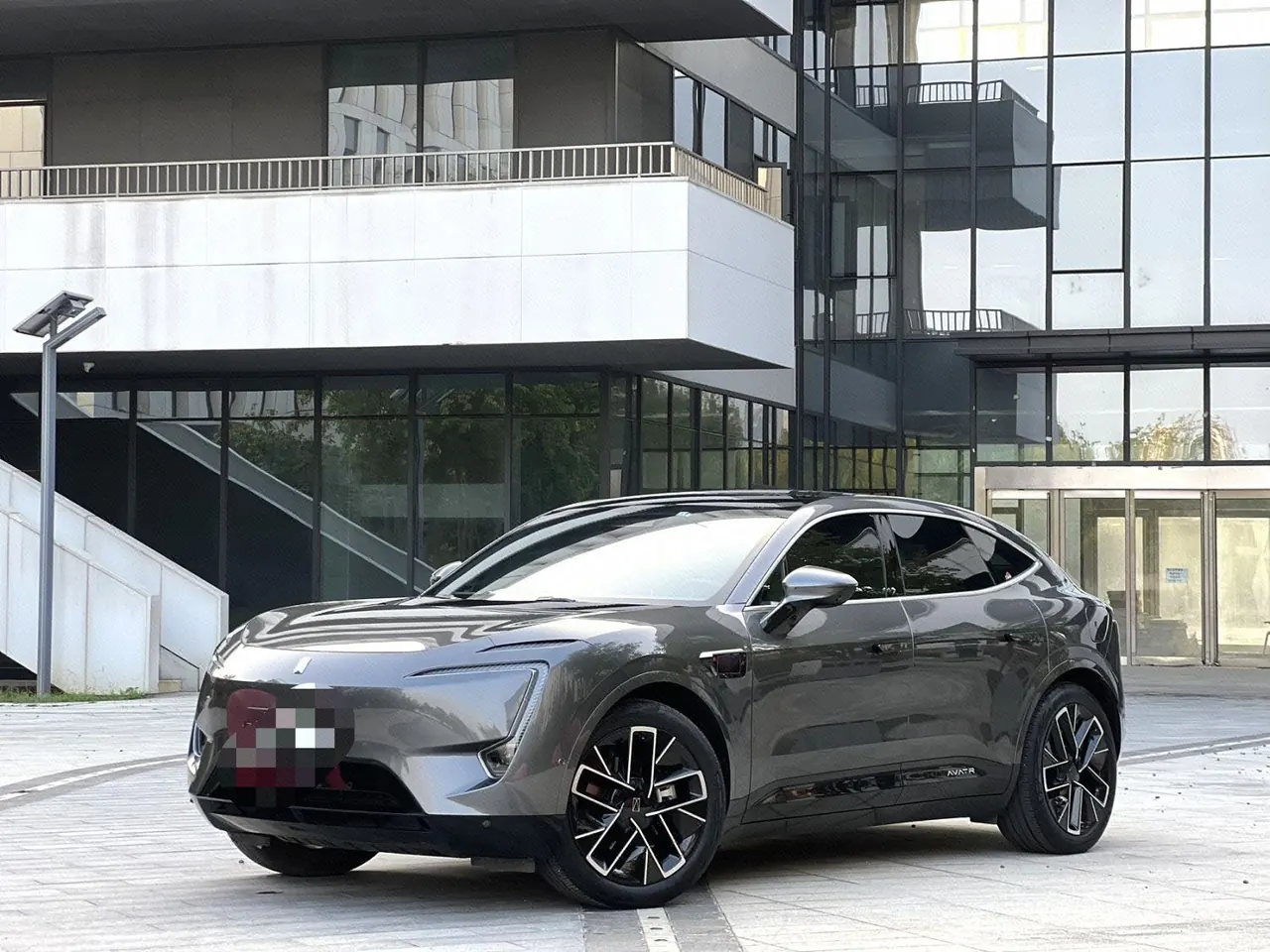 Avatr 2023 Avatr 11 HarmonyOS 90 kWh Rear-Wheel-Drive Automatic - View 1