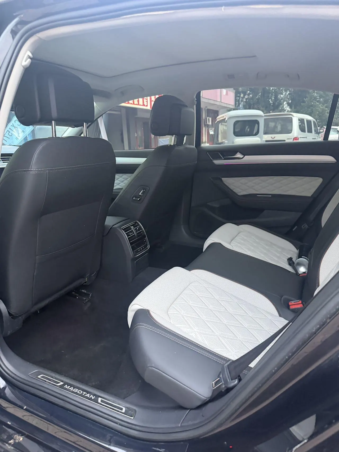 Volkswagen 2023 Magotan 2.0TSI 330TSI 2 million Commemorative Luxury Automatic Gear 8