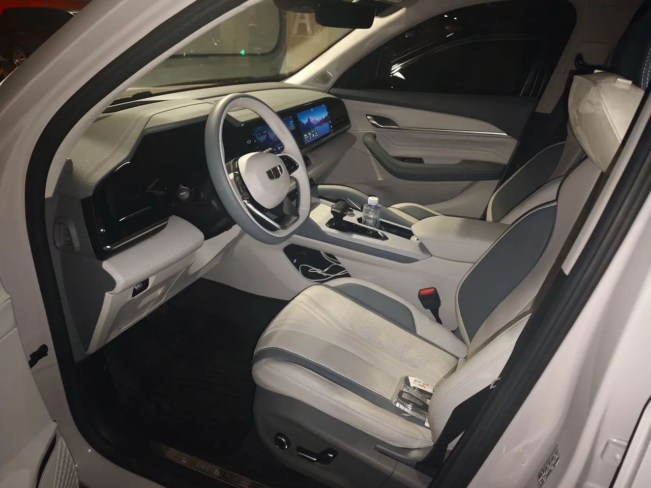 Geely 2024 XingyueL (Monjaro) Zhiqing 1.5T Tiangong Edition Automatic Gear 4