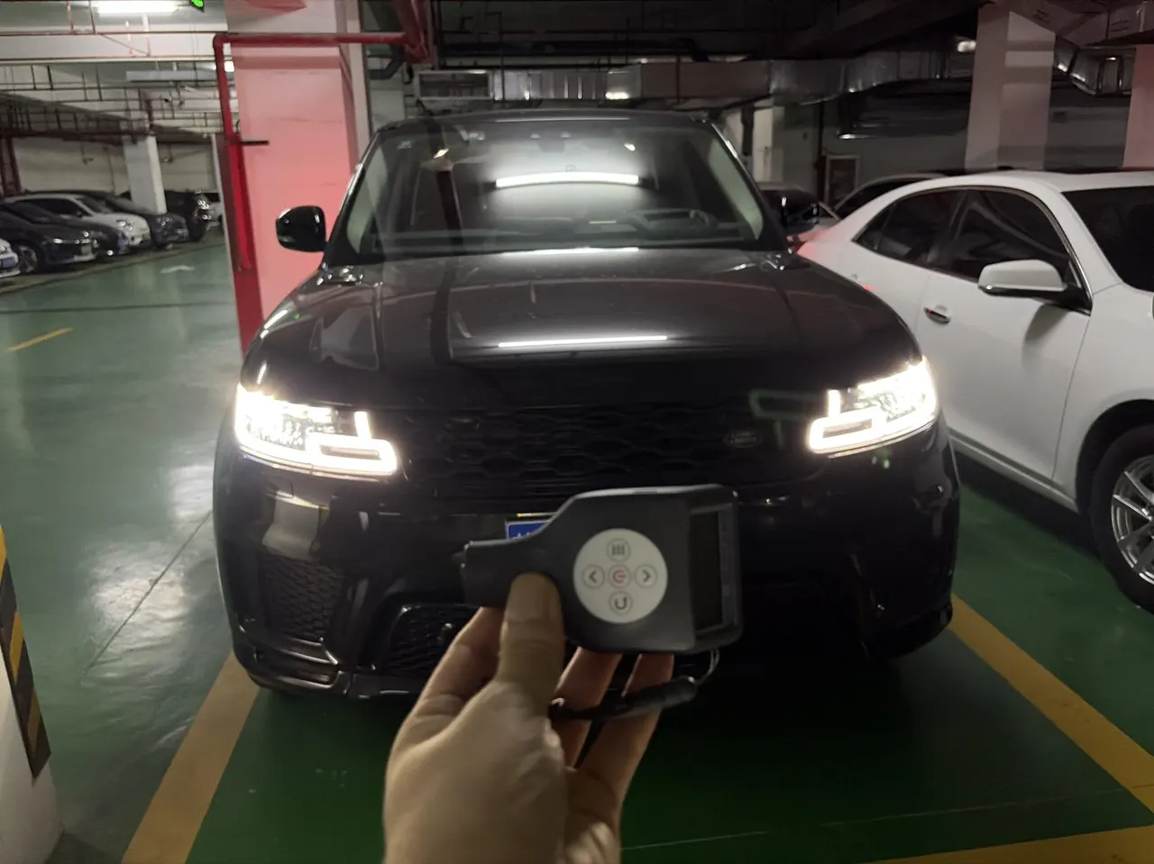 Land Rover Range Rover Sport Edition (Imported) 2022 Range Rover Sport Edition 48V 3.0T L6 Yao Black Edition Automatic Gear 2