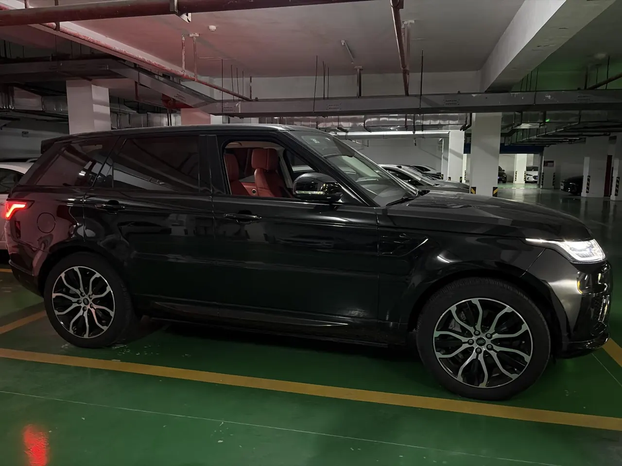 Land Rover Range Rover Sport Edition (Imported) 2022 Range Rover Sport Edition 48V 3.0T L6 Yao Black Edition Automatic Gear 3