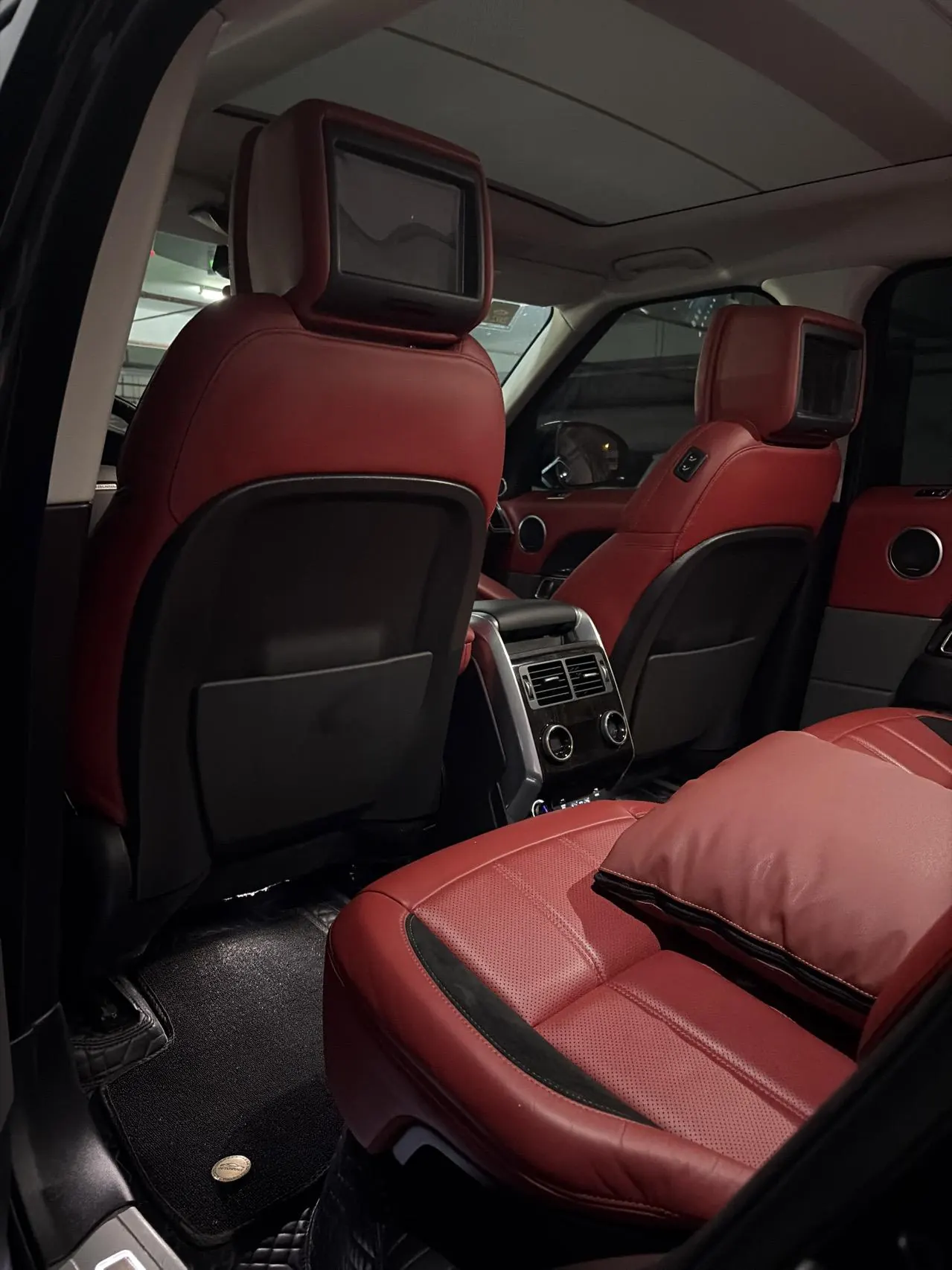 Land Rover Range Rover Sport Edition (Imported) 2022 Range Rover Sport Edition 48V 3.0T L6 Yao Black Edition Automatic Gear 6