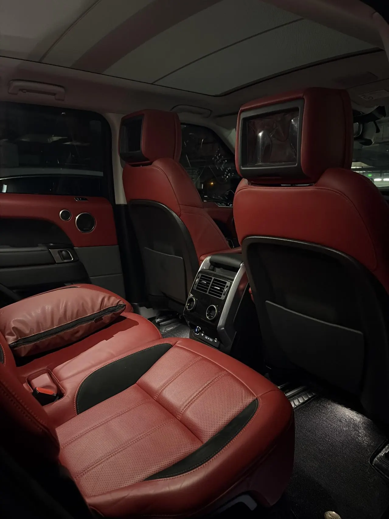 Land Rover Range Rover Sport Edition (Imported) 2022 Range Rover Sport Edition 48V 3.0T L6 Yao Black Edition Automatic Gear 7