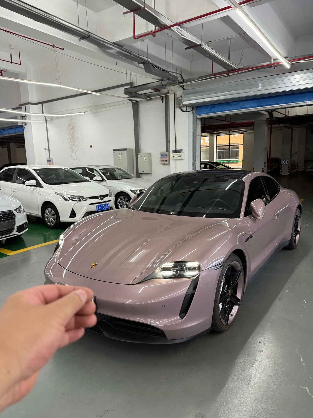 Porsche Taycan (Imported) 2020 Taycan Taycan Automatic - View 1