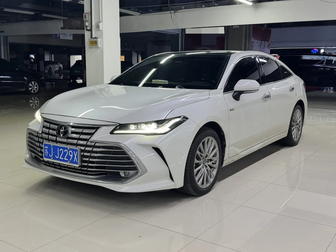 Open image lightbox: Toyota 2024 Asian Dragon Shuangqing 2.0 Stepless Deluxe Automatic Gear