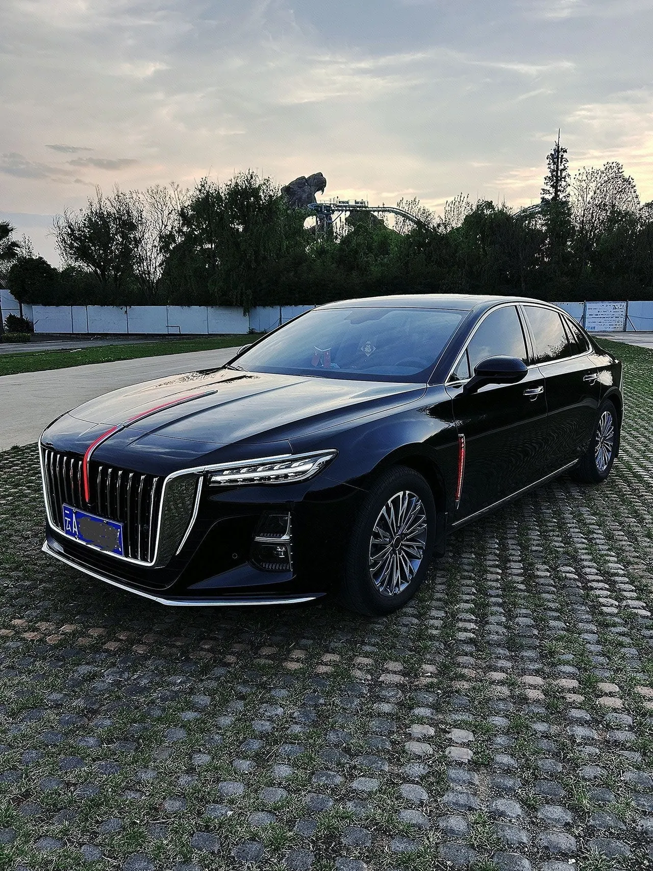 Open image lightbox: HongQi 2025 H5 1.5T Flag Rhyme 500000 Commemorative Automatic Gear