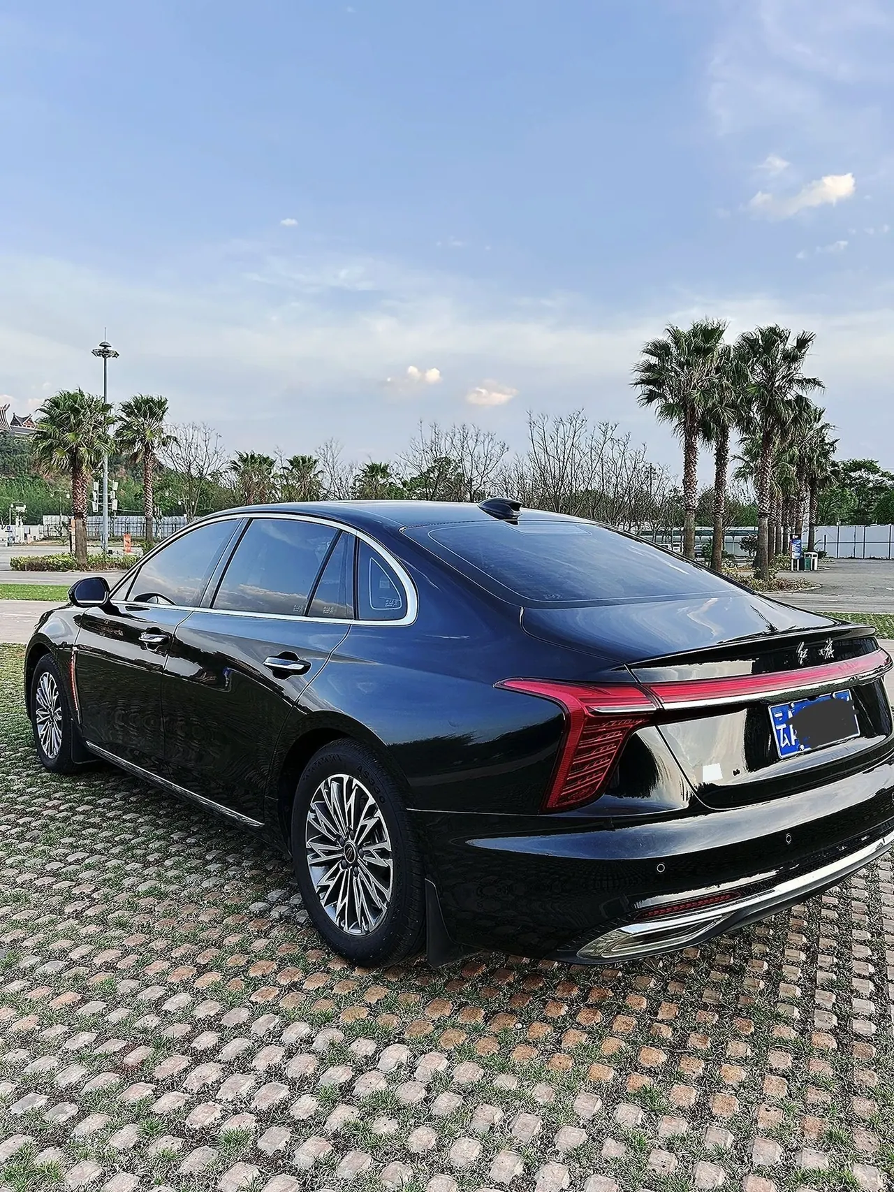 HongQi 2025 H5 1.5T Flag Rhyme 500000 Commemorative Automatic Gear 5