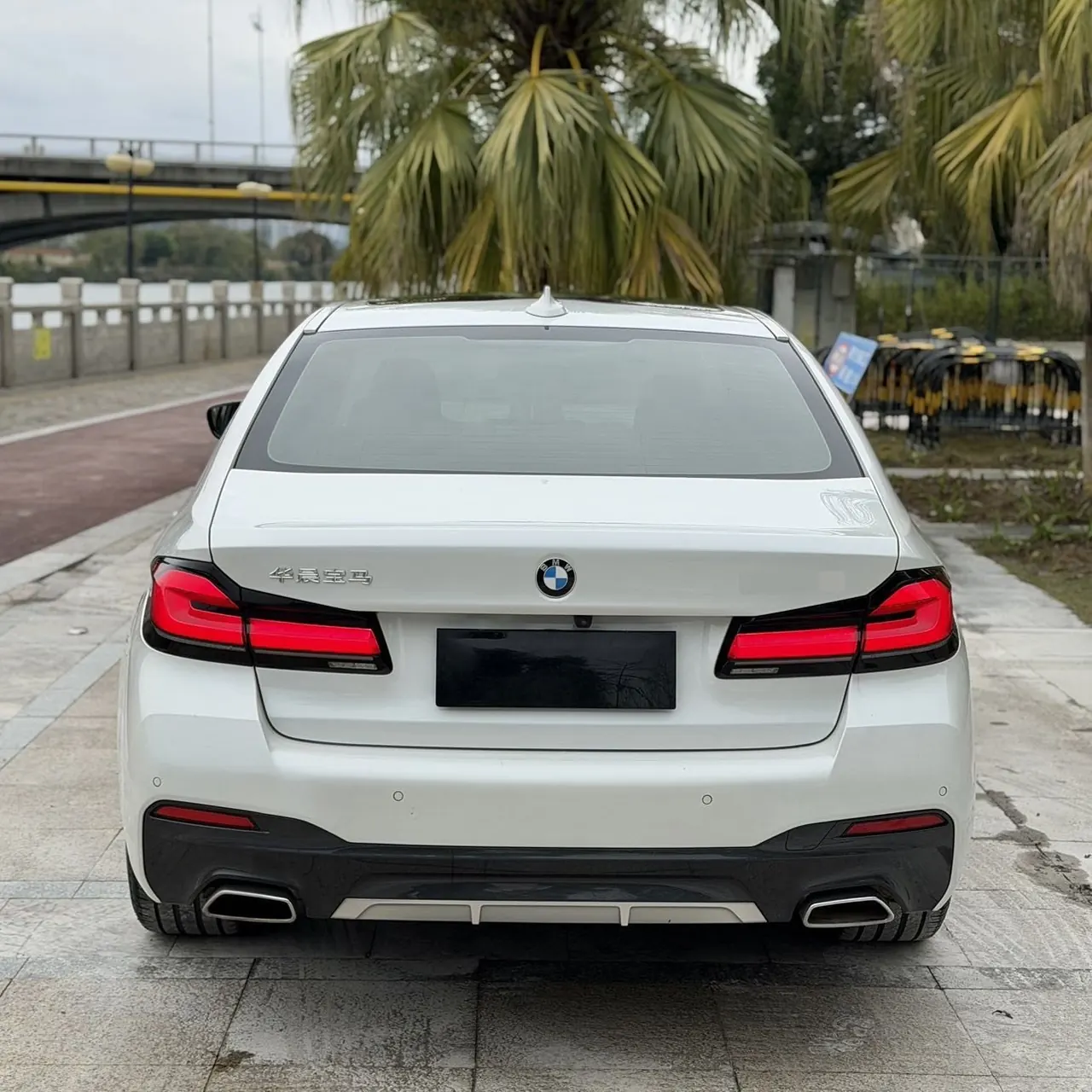 BMW 5 Series 2022 530Li 2.0T Leading M Sports Suit (Modified) Automatic Gear 4