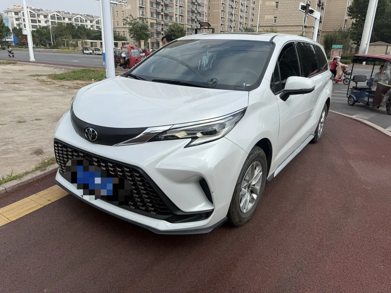Open image lightbox: Toyota 2024 Grevia HYBRID 2.5 Stepless Comfort Edition Automatic Transmission