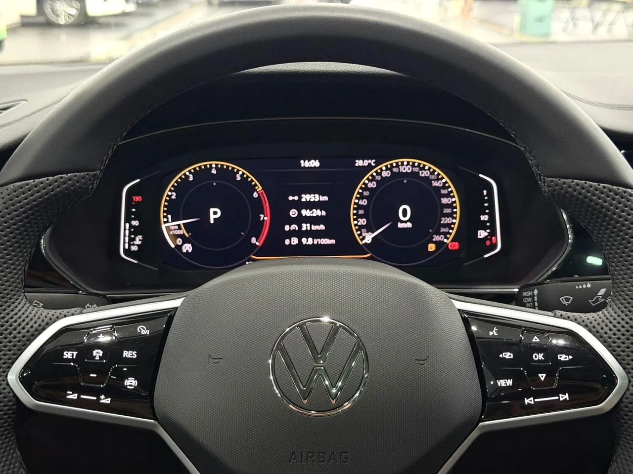 Volkswagen 2024 Passat 2.0TSI 380TSI Star Elite Edition Automatic 10