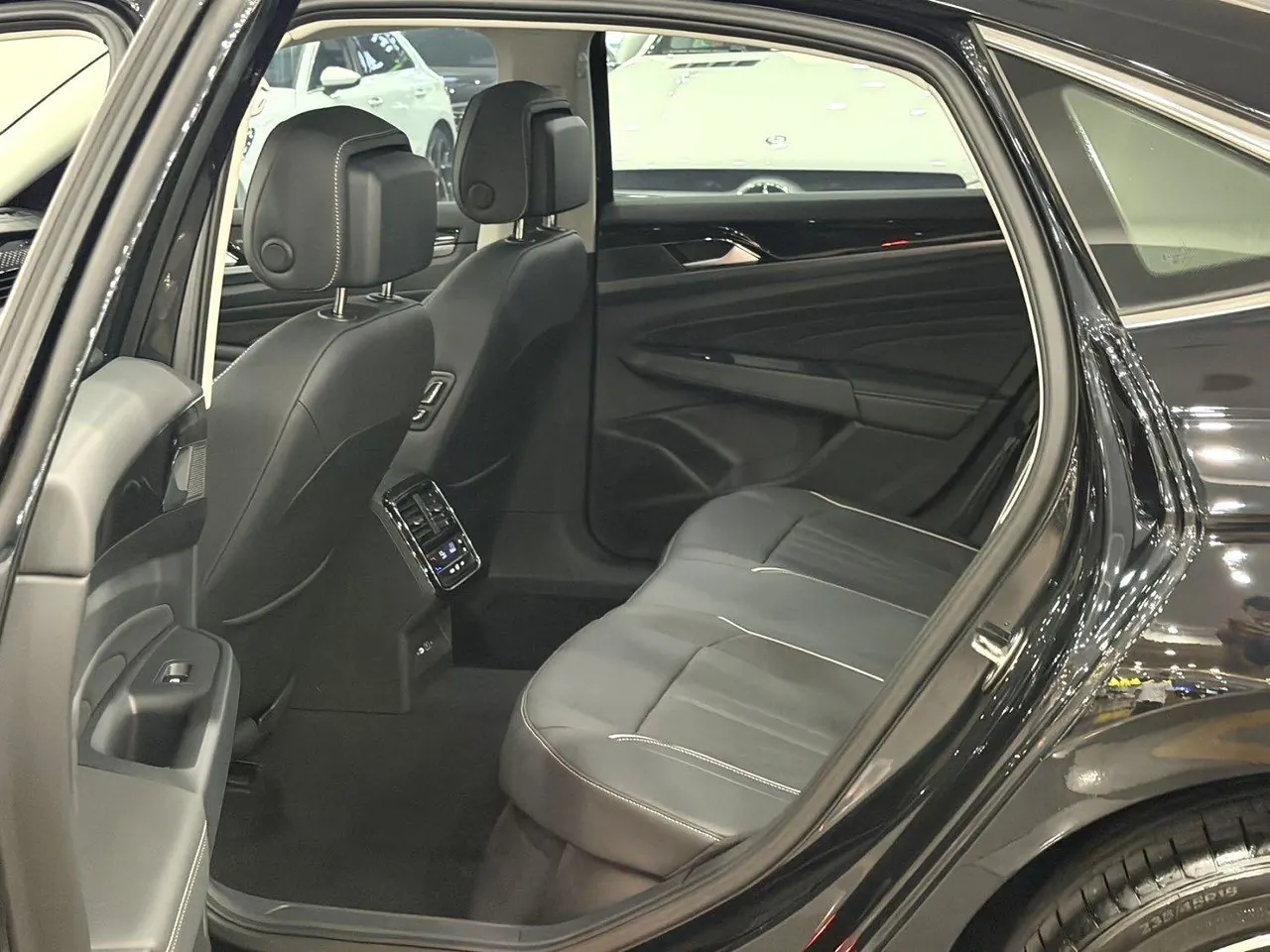 Volkswagen 2024 Passat 2.0TSI 380TSI Star Elite Edition Automatic 11