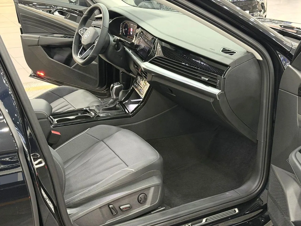 Volkswagen 2024 Passat 2.0TSI 380TSI Star Elite Edition Automatic 12
