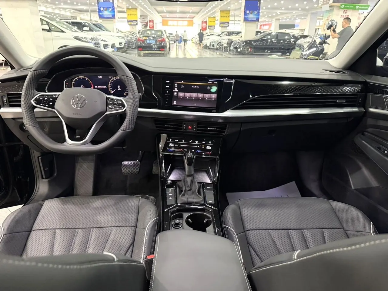 Volkswagen 2024 Passat 2.0TSI 380TSI Star Elite Edition Automatic 4