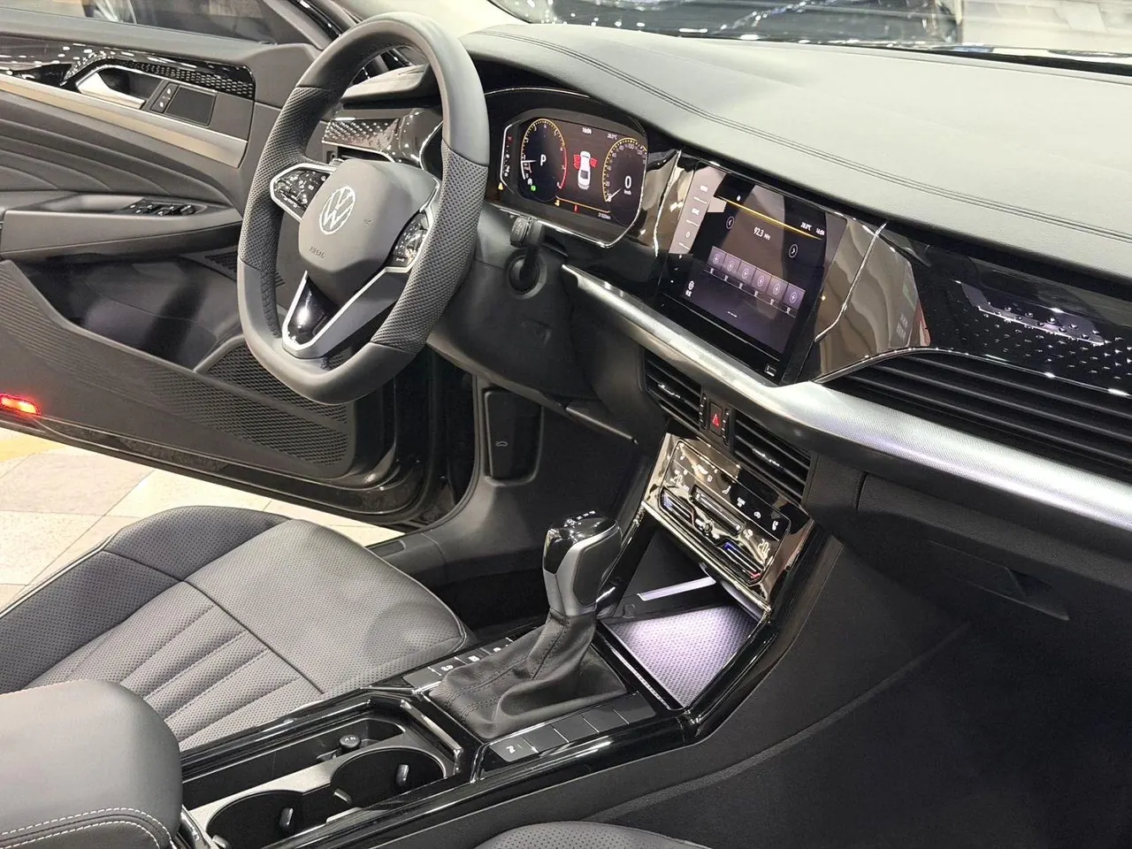 Volkswagen 2024 Passat 2.0TSI 380TSI Star Elite Edition Automatic 7