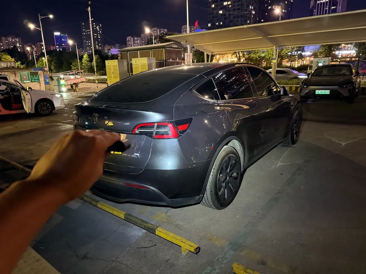 Tesla 2024 Model Y rear-wheel drive version automatic transmission 2