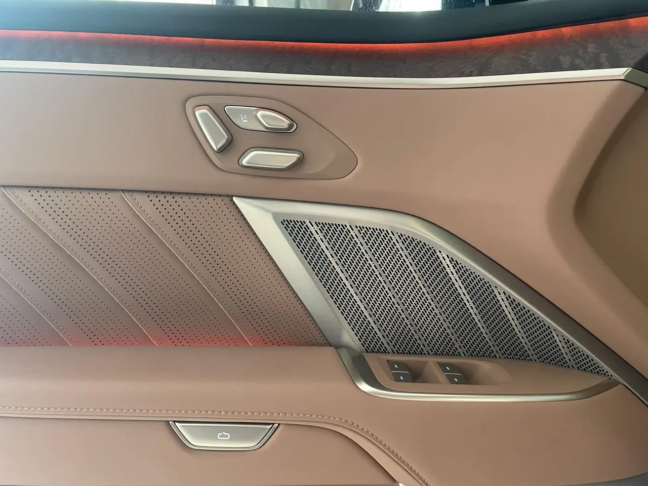 ONVO 2025 L90 Ultra Six‑Seater Automatic 16