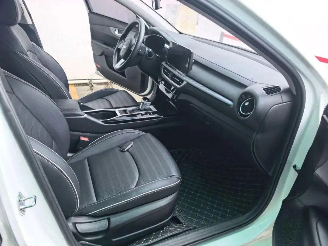 Kia 2024 K3 1.5 Stepless Comfort Premium Edition Automatic Gear 2