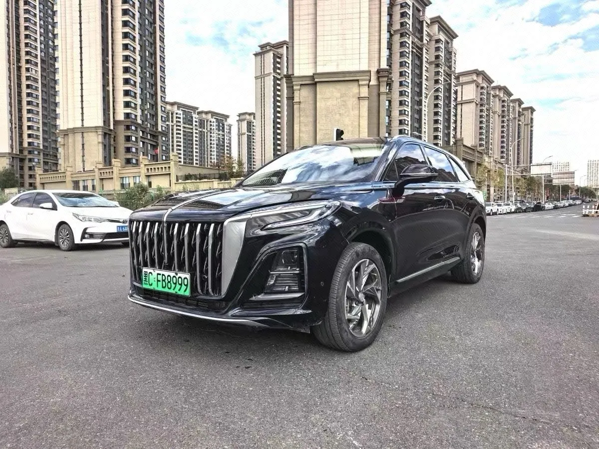 Открыть галерею: HongQi 2025 HS3 PHEV 1.5T 117km Strong Edition Automatic Gear