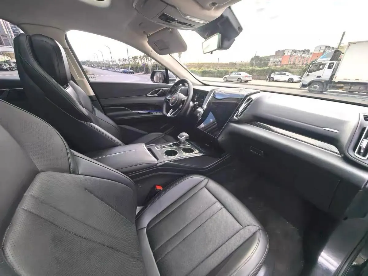 HongQi 2025 HS3 PHEV 1.5T 117km Strong Edition Automatic Gear 6