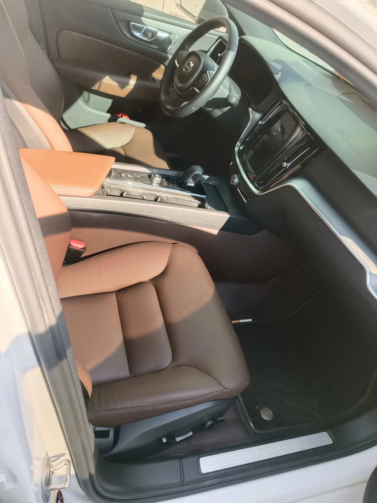 Volvo 2025 S60 48V 2.0T B4 Zhiyi Deluxe Edition Automatic Gear 6