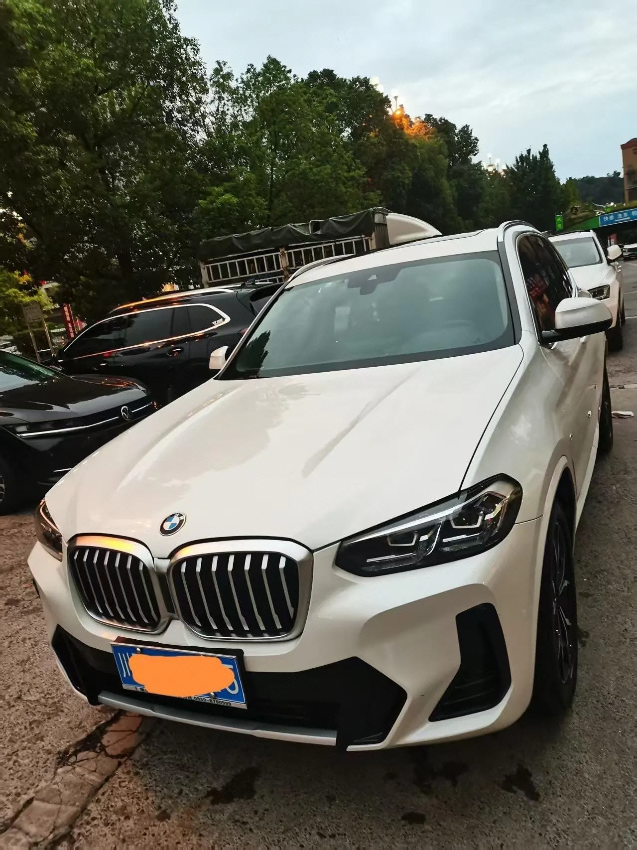 Open image lightbox: BMW 2022 X3 xDrive25i 2.0T M sports suit automatic gear